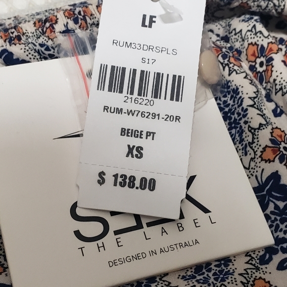 LF Seek the Label NWT Sz XS Floral Halter Romper - Picture 13 of 14